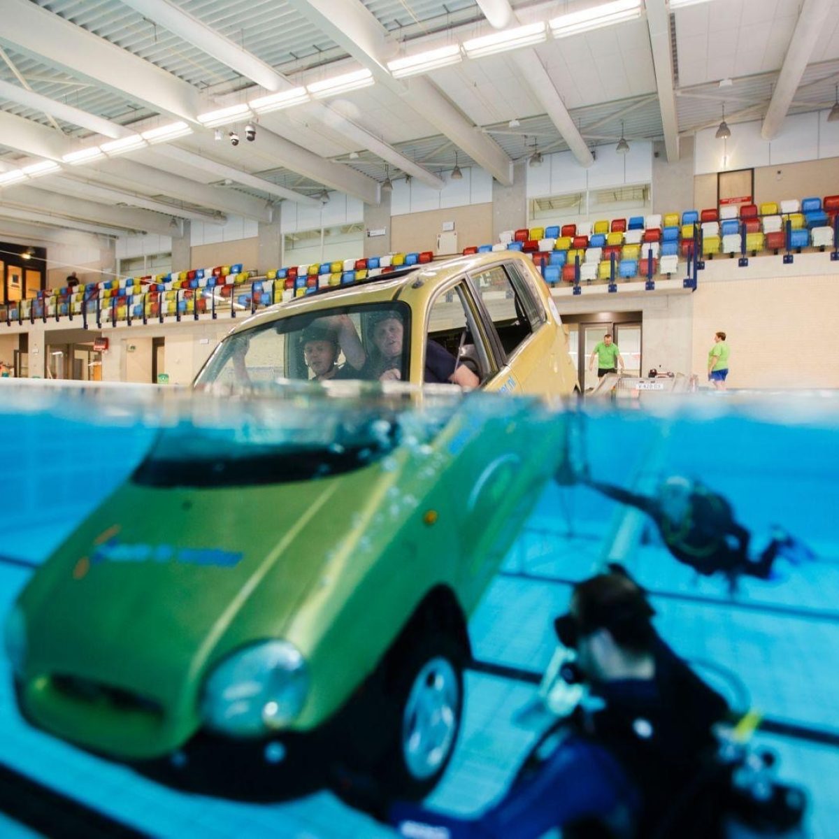 Auto te water voor overheid